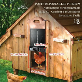 La porte en aluminium posée sur un poulailler en bois, 36,3 cm de cadre et 64 cm une fois le panneau relevé