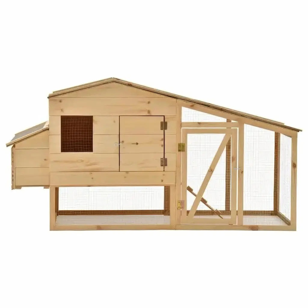 Poulailler en bois avec enclos, porte du parc fermée