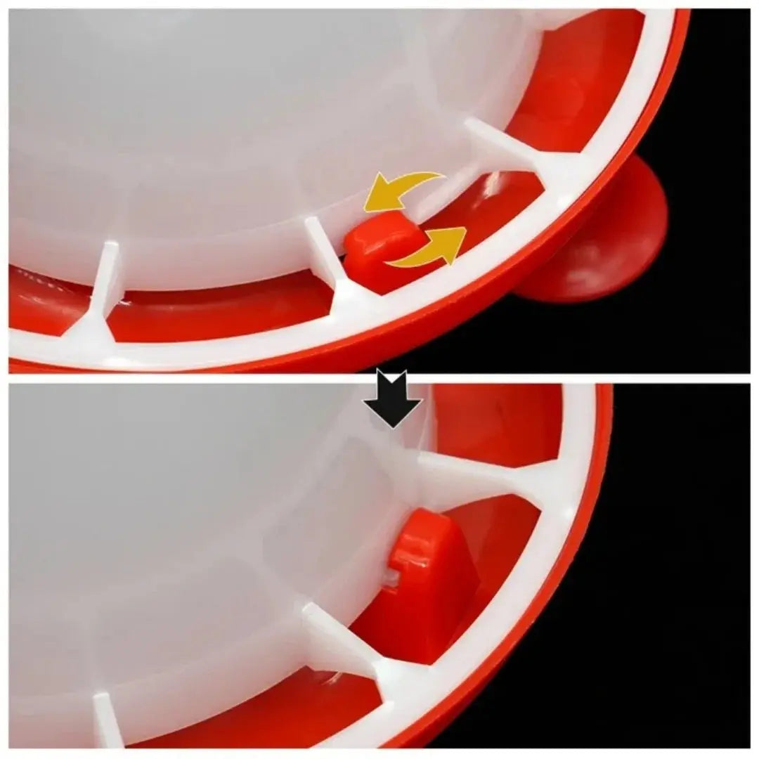 Détail du clip qui verrouille la coupelle sur le cône de la trémie